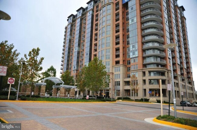 Photo - 8220 Crestwood Heights Dr Apartment