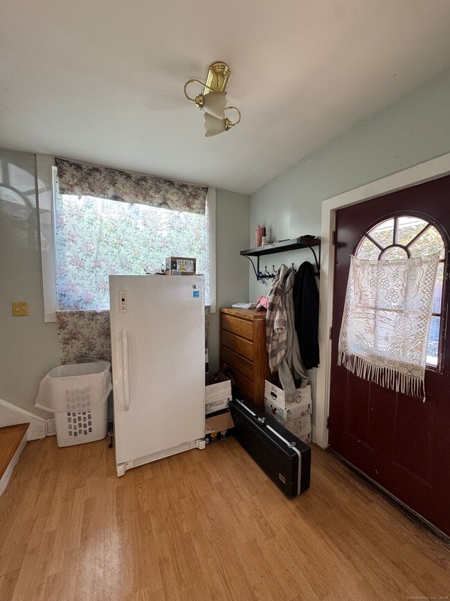 Photo - 731 George St