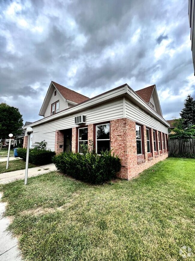 Building Photo - 402 E Mishawaka Ave Unit 402 Mishawaka Ave - Office Space Rental