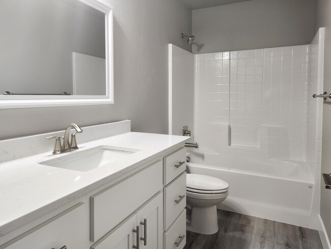 Photo - 406 S 11th St