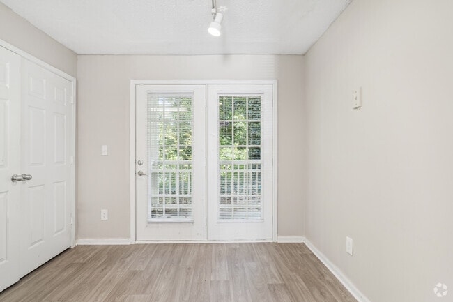 2BR, 1BA - 950SF - Dining Room