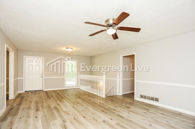 Photo - 3631 Pennington Dr SE