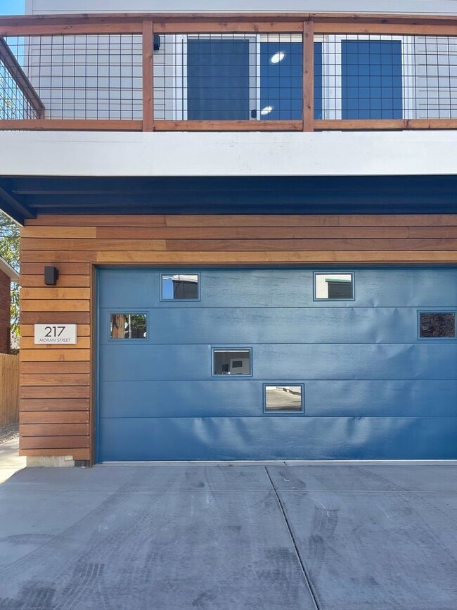 Photo - Striking 2BD/2.5 Bath Townhome in MidTown ...