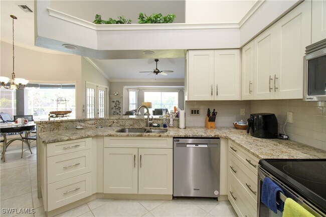 Photo - 333 Wentworth Ct