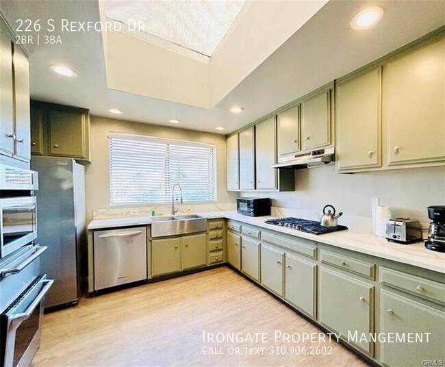 Photo - 226 Rexford Dr