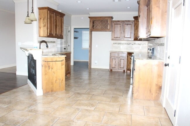 Photo - Southwest home, close to hospital, shopping, restaurants and easy access to FT Sill