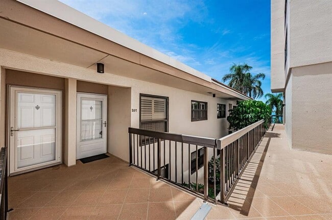 Photo - 6291 Bahia Del Mar Cir N