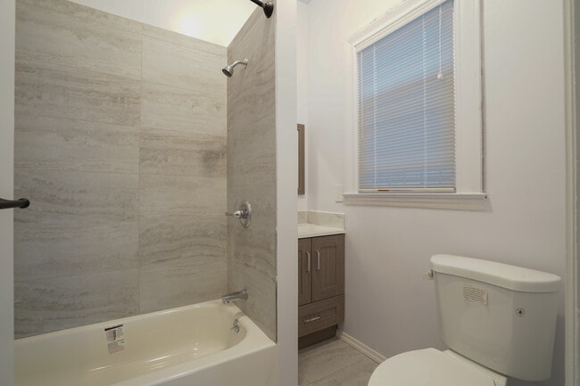 Photo - 185 10th St Unit A