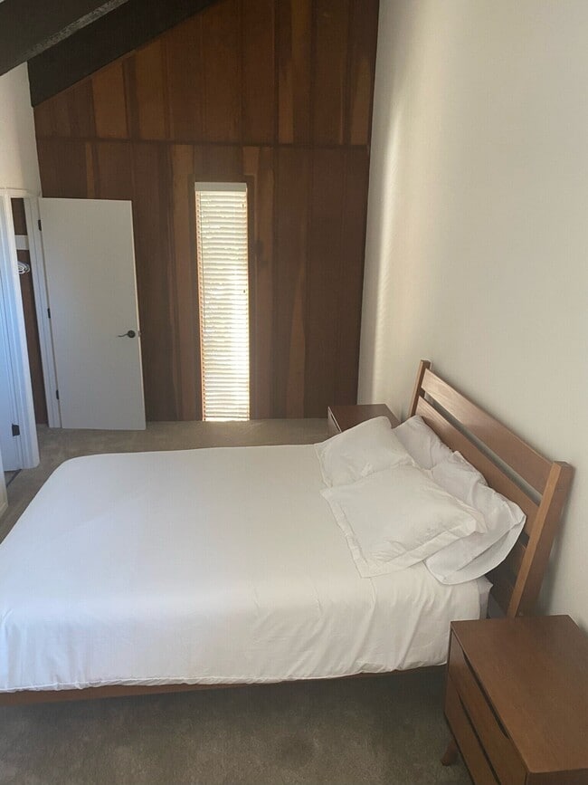 Photo - 383 Canyon Blvd