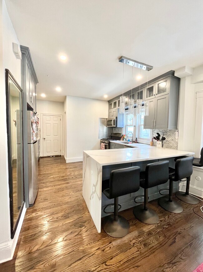 Photo - 220 Faneuil St Unidad 1