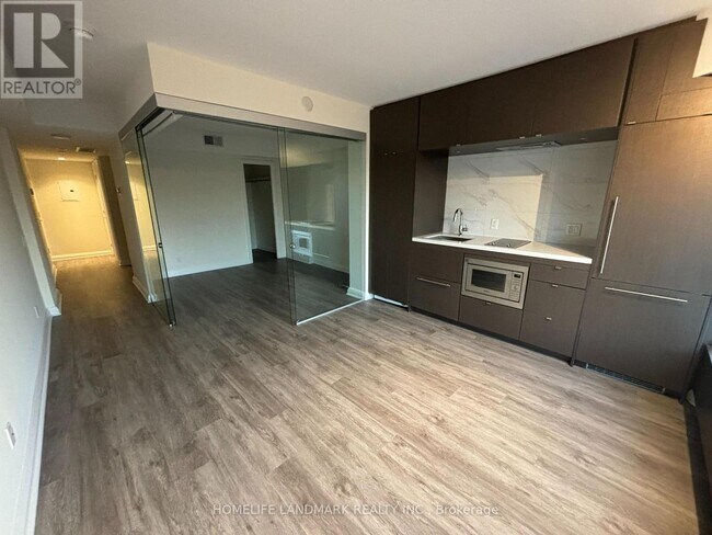 Photo - 155 Yorkville Ave Unit 901