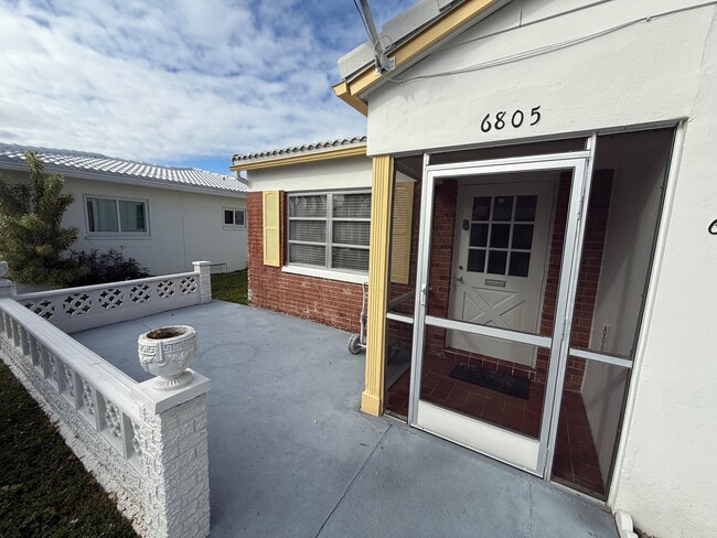 Photo - 6805 NW 75th Dr