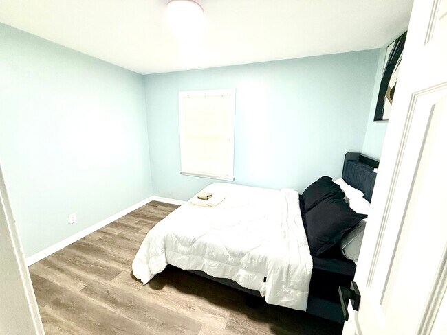 Photo - 123 Poplar Ave