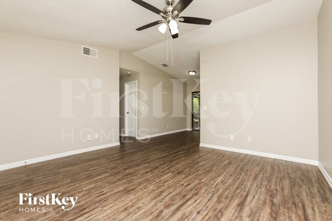 Photo - 2872 Hunt Cir