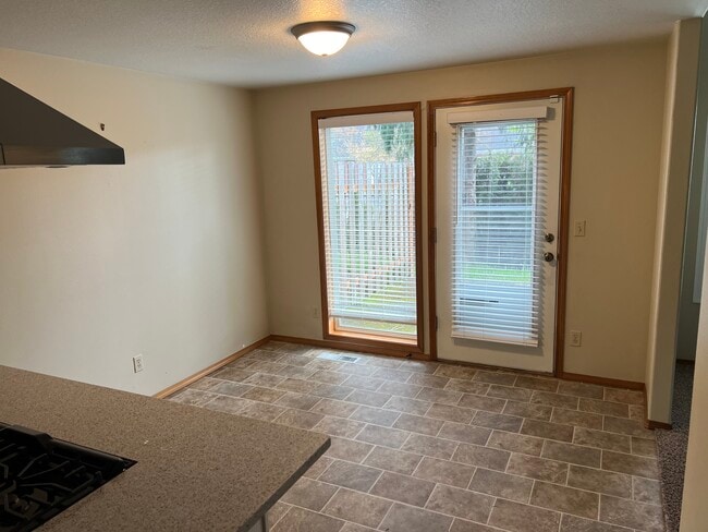 Photo - 20456 SW Midline Street