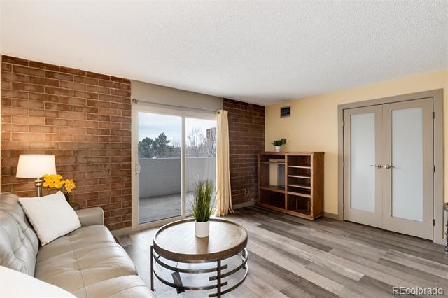 Photo - 2880 S Locust St