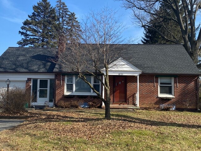Building Photo - Gorgeous 2 Bedroom, 2 Bathroom Home!