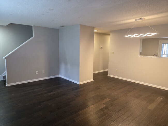 348 Oakland Rd
