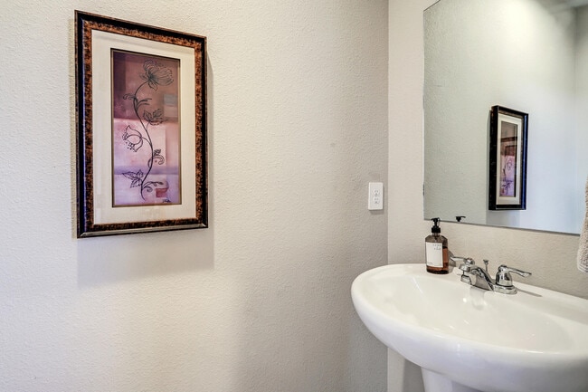 Photo - 3202 Tazanita Lp SE