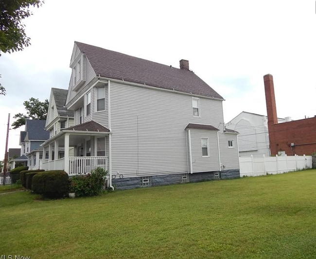 Photo - 10805 Hull Ave