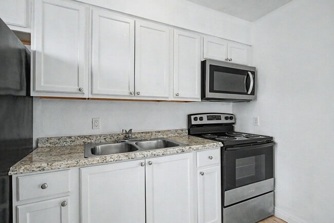 Photo - *** Two bedroom home with yard ***