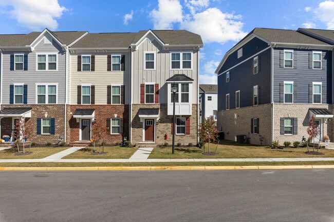 Welcome to modern living in Suffolk, Virgi... - Welcome to modern living in Suffolk, Virgi... Townhome