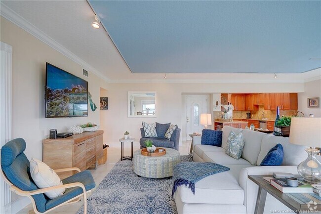 Building Photo - 1289 NE Ocean Blvd Unit 6 Rental