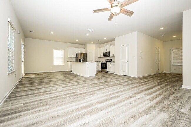 Photo - 295 Limestone Cir