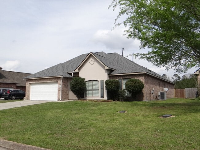 Beautiful Home for Lease in Denham Springs - Beautiful Home for Lease in Denham Springs