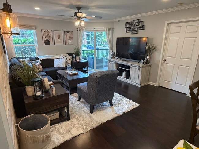 Photo - 3313 Wyndham Cir Unit 3313 Wyndham Cir #1220, Alexandria, VA 22302