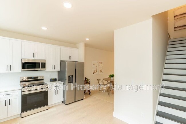 Photo - 745 N Market St