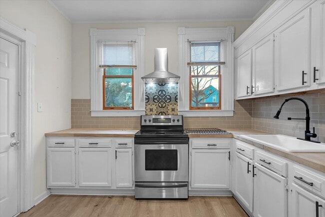 Photo - 1336 Seaboard Ave