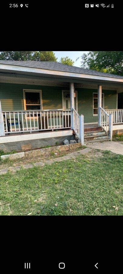 Photo - 1020 E 11th St