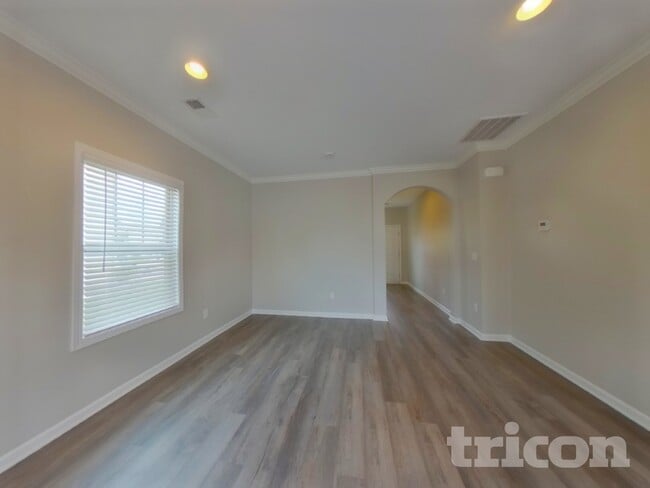 Photo - 618 Grantleigh Dr