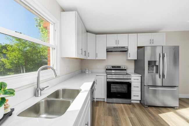 Photo - 2 Oak Point Ct