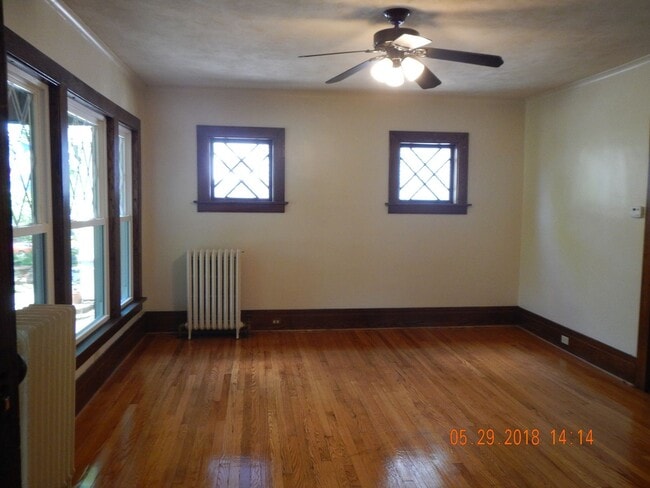 Photo - 721 Allen St