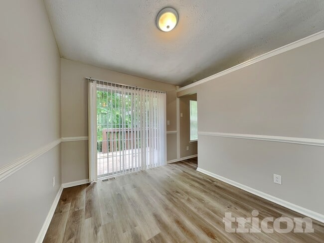 Photo - 1330 Ling Dr