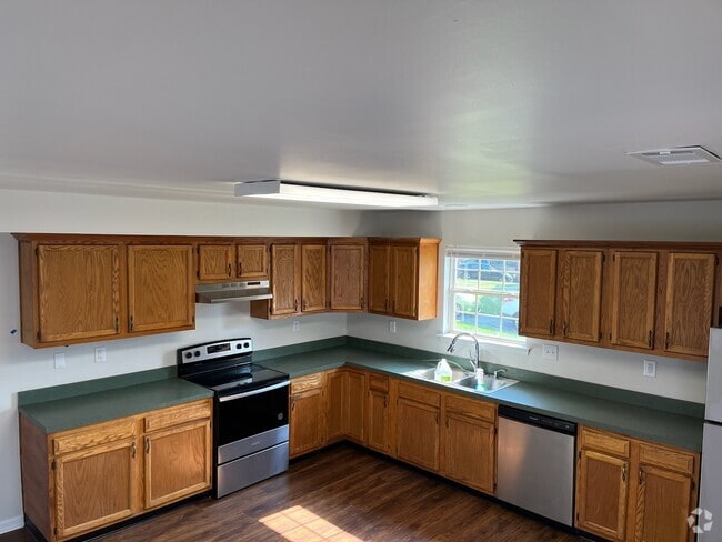 Building Photo - Garnett Rental