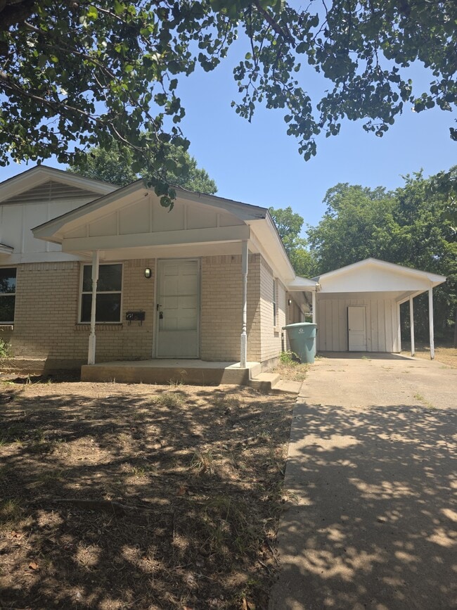 Photo - 1435 S Rusk St