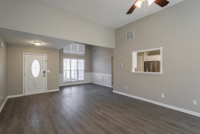 Photo - 492 Clearwater Way