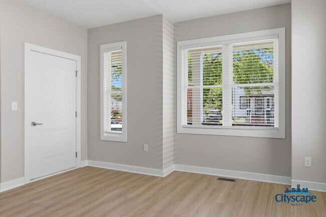 Photo - BRAND NEW CONSTRUCTION IN HISTORIC CHURCH HILL AREA Unidad A