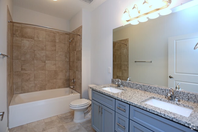 2BR,2.5BA-Pecan