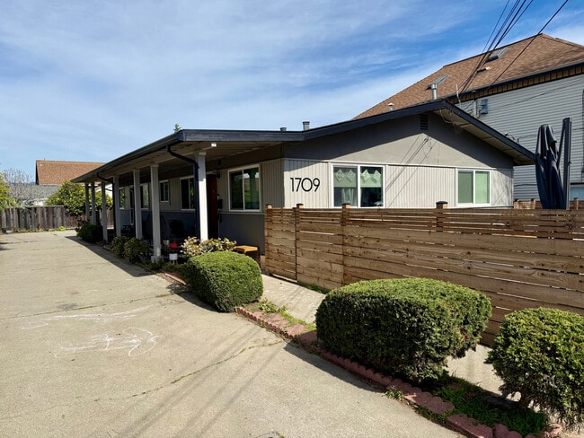 Photo - 1709 Pacific Ave Unit B