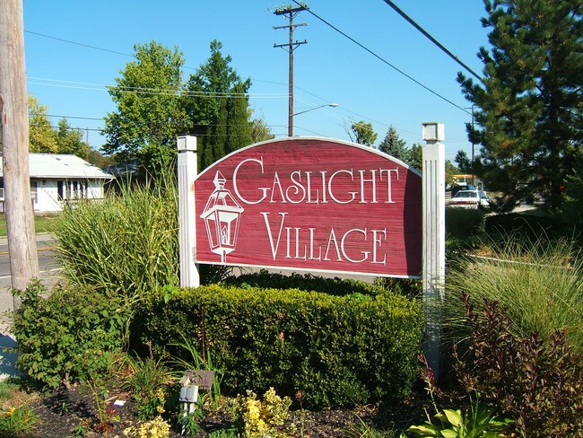 Entrance - Gaslight Village