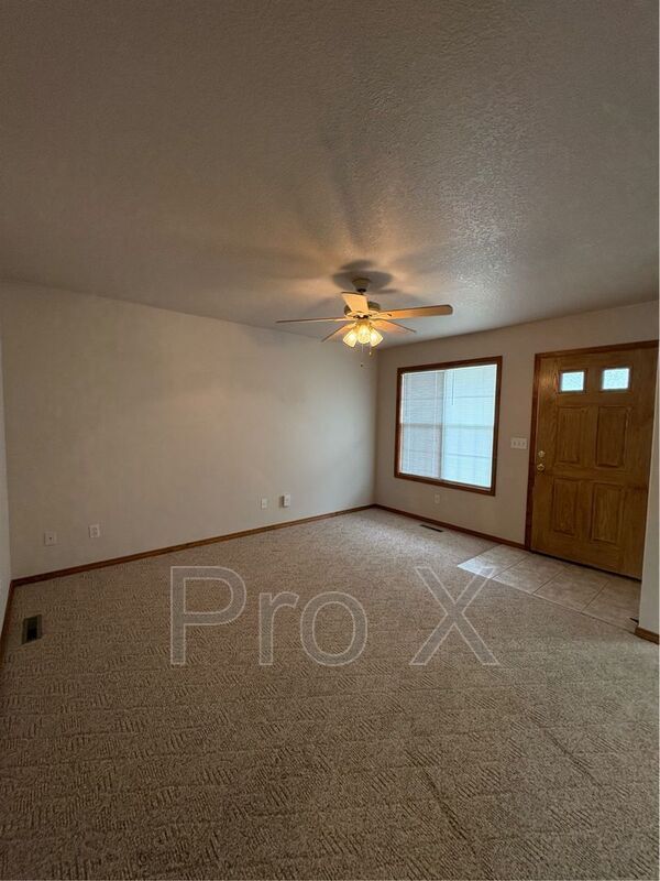 2913 Santa Fe Dr