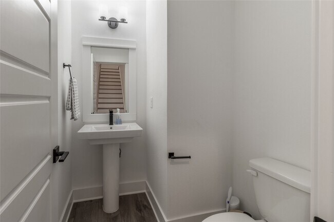 Photo - 1404 Mansfield St