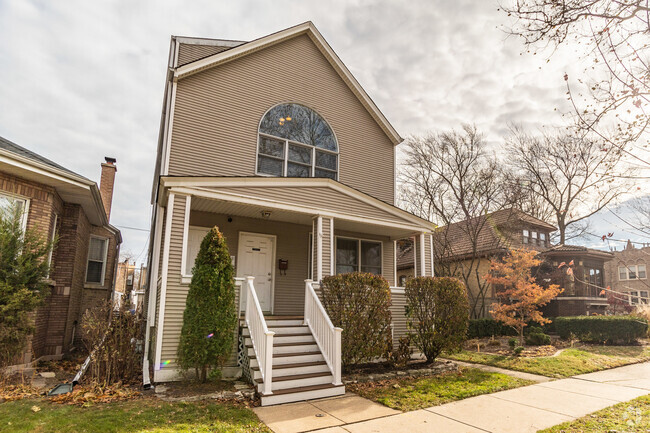 Building Photo - 5707 N Rockwell St Unit 2 Rental