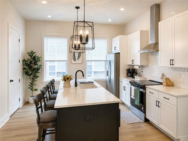Photo - 162 Chestnut Cir