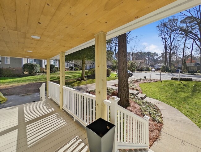 Photo - 1113 Yorkshire Dr