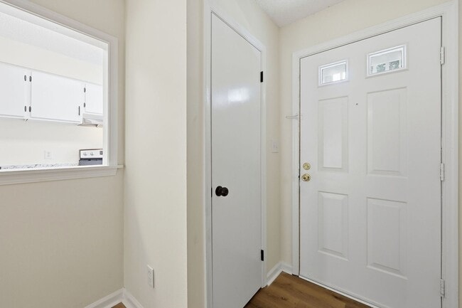 Photo - Updated 2BR Townhome in Prime Chapel Hill Location with Pool & Tennis!